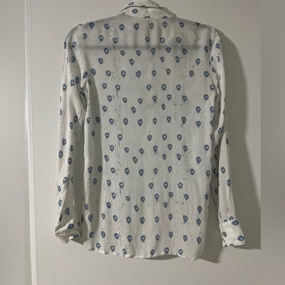 Jen’s Pirate Booty white and blue lightweight long sleeve Button down shirt - Picture 2 of 14